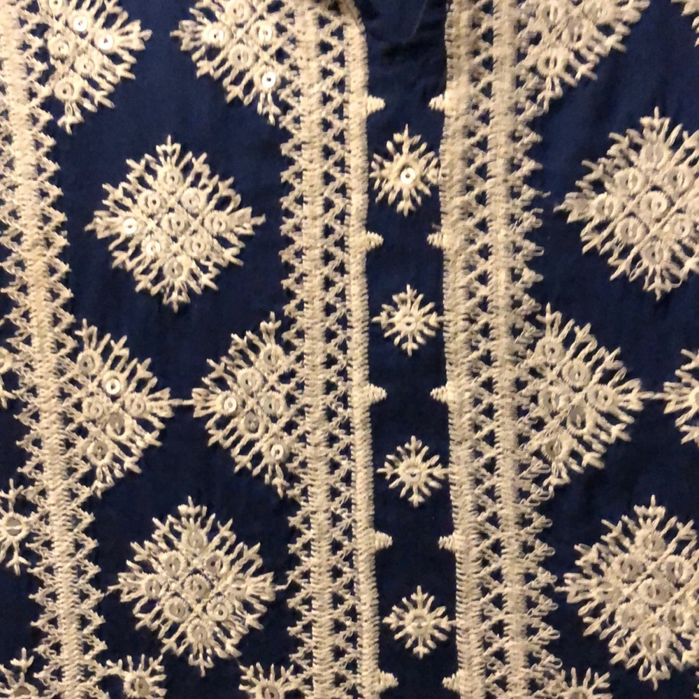 Top - Picture 2 of 3